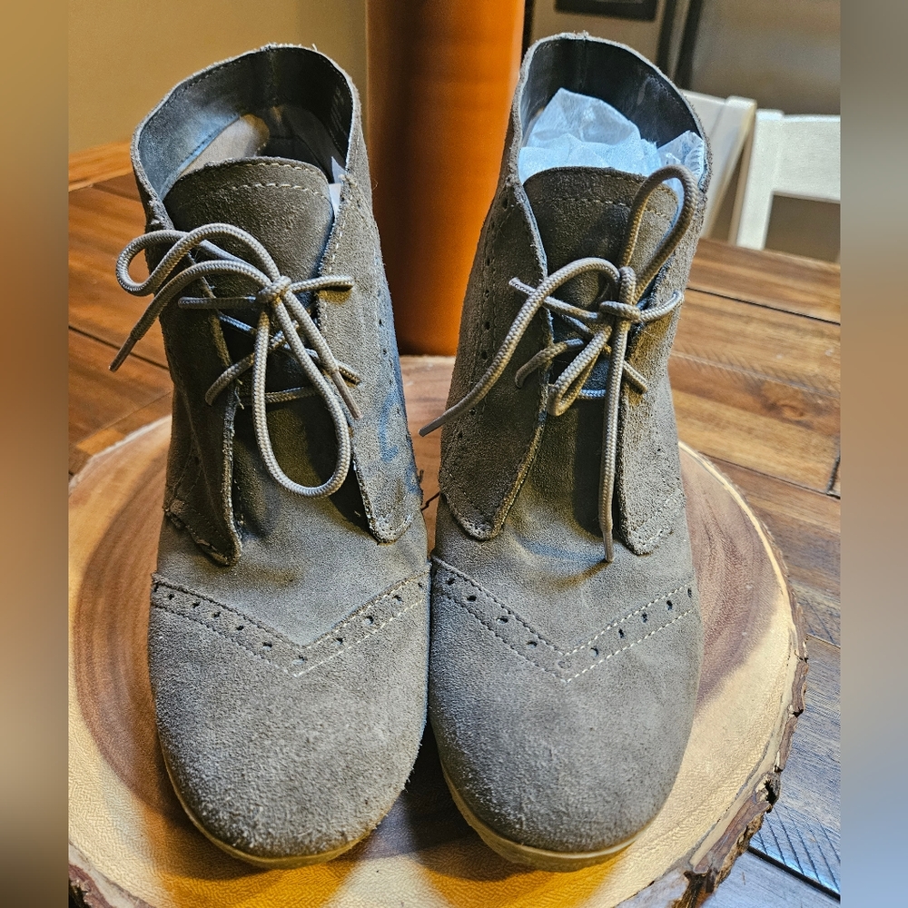 Mia gray booties size 10